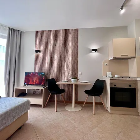 Royal Sun Romantic - 5 Min To The *